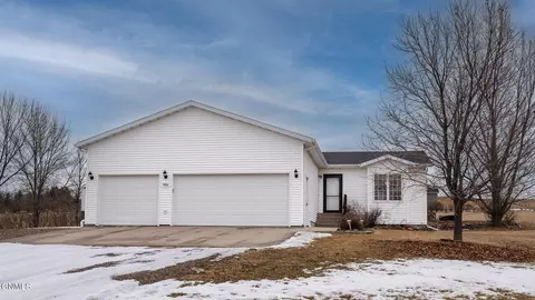 7231 Keystone Dr, Bismarck, ND 58503