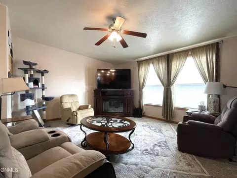 85 Elevator Rd, Carrington, ND 58421 photo 5