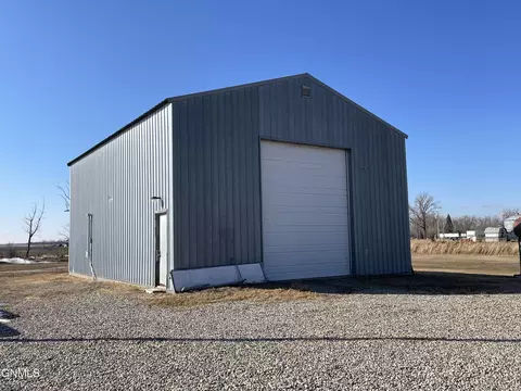 85 Elevator Rd, Carrington, ND 58421 photo 3