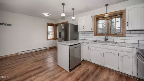 1107 Cypress Dr, Beulah, ND 58523 photo 10