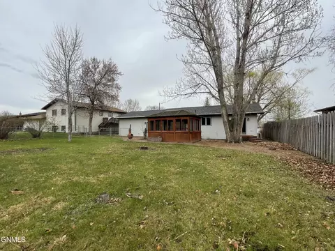 1107 Cypress Dr, Beulah, ND 58523 photo 31
