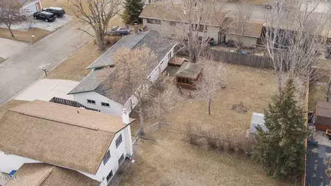 1107 Cypress Dr, Beulah, ND 58523 photo 40