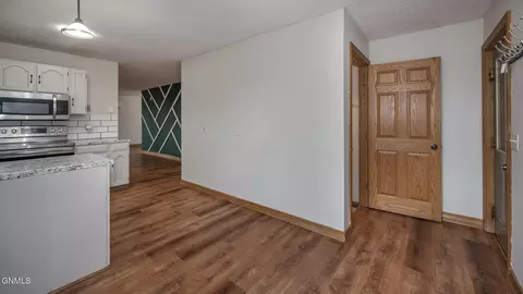 1107 Cypress Dr, Beulah, ND 58523 photo 9