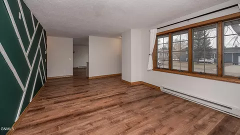 1107 Cypress Dr, Beulah, ND 58523 photo 5