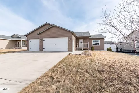 2907 Whitlow St, Lincoln, ND 58504