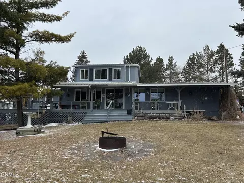 Exterior - 11338 Birdie Ln, Ray, ND 58849 photo 2 of 8