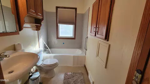 1319 3rd St, Bismarck, ND 58501 photo 21