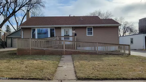 1319 3rd St, Bismarck, ND 58501