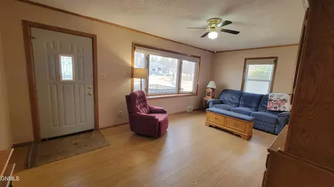 1319 3rd St, Bismarck, ND 58501 photo 4