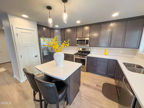 Kitchen - 3514 32nd St W, Williston, ND 58801 photo 2 of 5