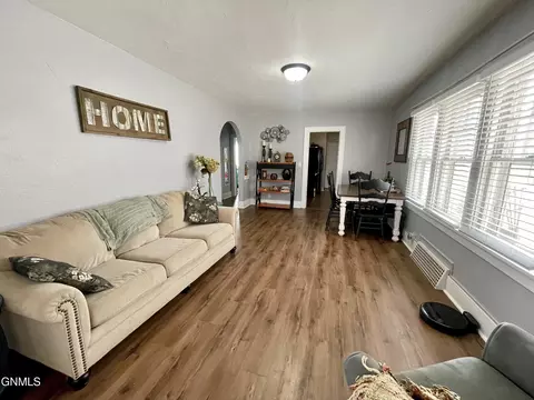 1011 E E, Bismarck, ND 58501 photo 3