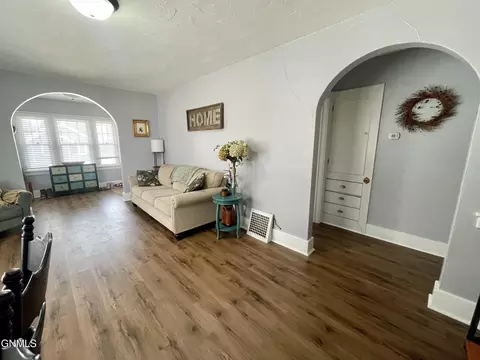 1011 E E, Bismarck, ND 58501 photo 2