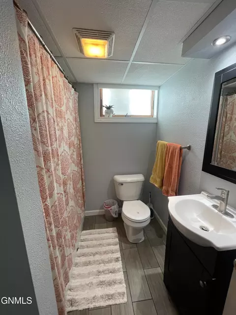 1011 E E, Bismarck, ND 58501 photo 17
