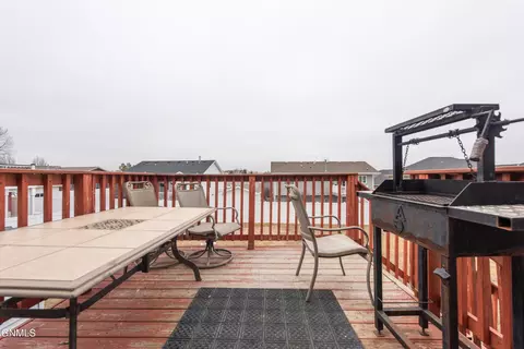1259 6th St E, Dickinson, ND 58601 photo 21