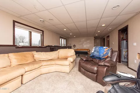 1259 6th St E, Dickinson, ND 58601 photo 23