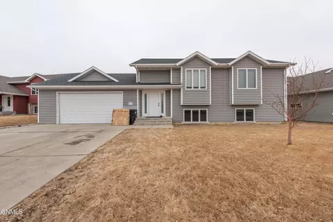1259 6th St E, Dickinson, ND 58601