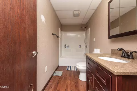 1259 6th St E, Dickinson, ND 58601 photo 28