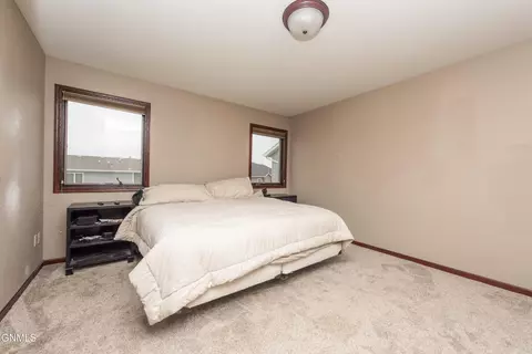 1259 6th St E, Dickinson, ND 58601 photo 19