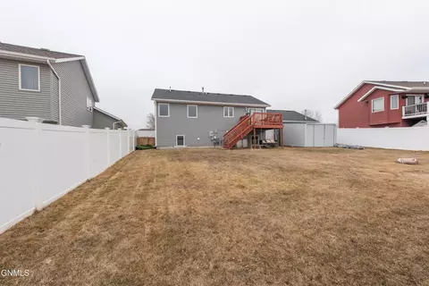 1259 6th St E, Dickinson, ND 58601 photo 33