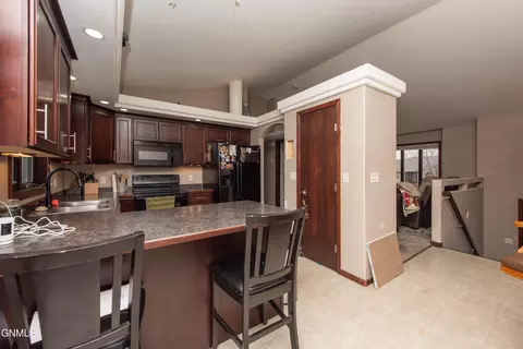 1259 6th St E, Dickinson, ND 58601 photo 9