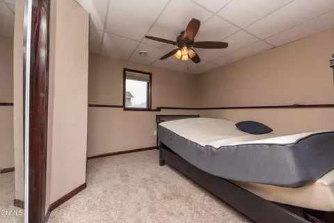 1259 6th St E, Dickinson, ND 58601 photo 25