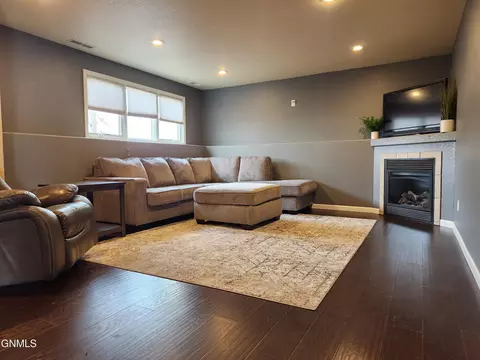 2638 10th Ave SE, Mandan, ND 58554 photo 27