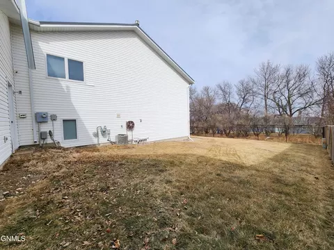 2638 10th Ave SE, Mandan, ND 58554 photo 48