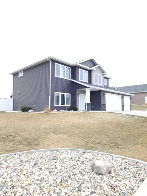 537 Quarry Ln, Bismarck, ND 58503 photo 3