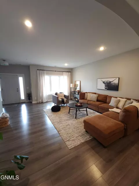 537 Quarry Ln, Bismarck, ND 58503 photo 9