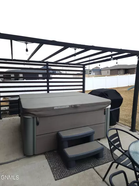 537 Quarry Ln, Bismarck, ND 58503 photo 6