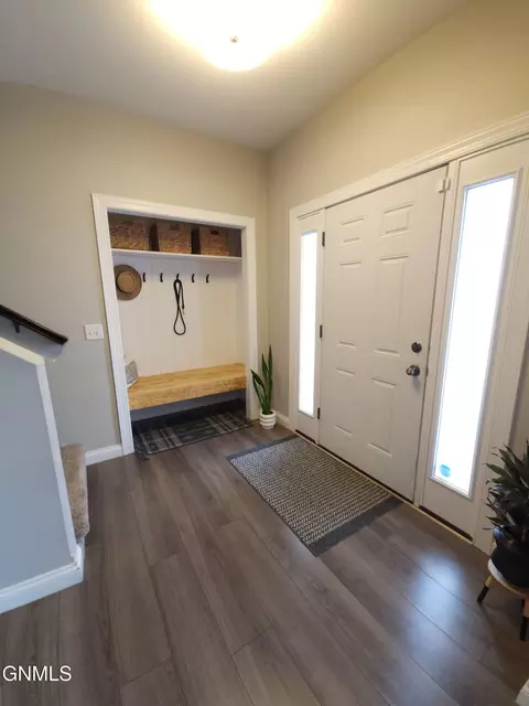 537 Quarry Ln, Bismarck, ND 58503 photo 8