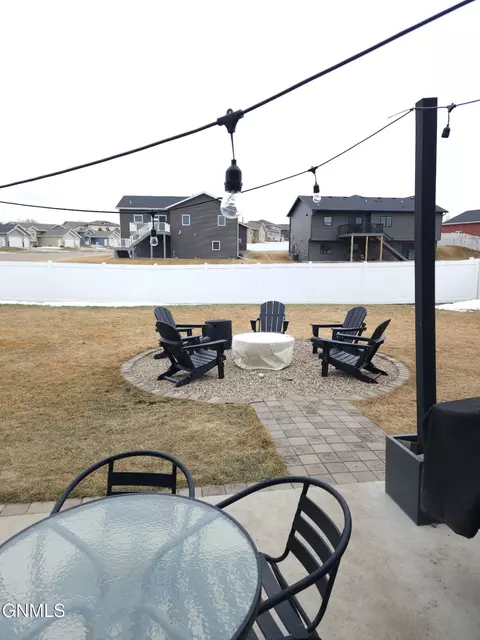 537 Quarry Ln, Bismarck, ND 58503 photo 5