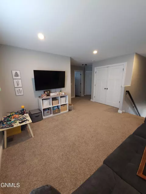 537 Quarry Ln, Bismarck, ND 58503 photo 20