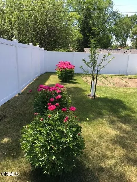 Exterior - 331 Shady Ln, Bismarck, ND 58501 photo 6 of 9