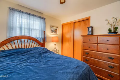 Bedroom - 331 Shady Ln, Bismarck, ND 58501 photo 4 of 6