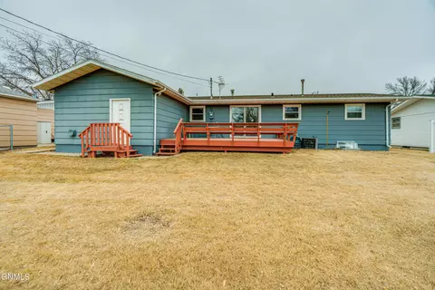 Exterior - 331 Shady Ln, Bismarck, ND 58501 photo 1 of 9