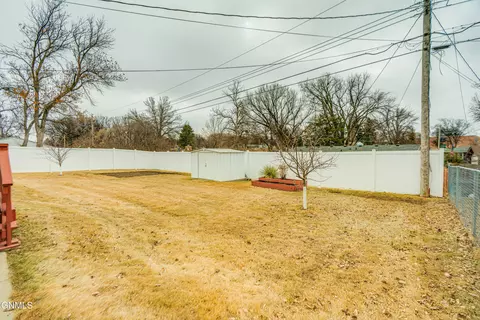Exterior - 331 Shady Ln, Bismarck, ND 58501 photo 2 of 9