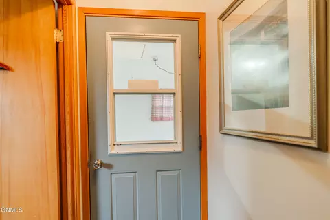 Entry Way - 331 Shady Ln, Bismarck, ND 58501 photo 5 of 6