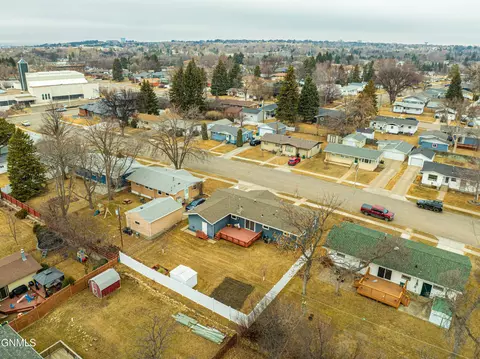 View/Area - 331 Shady Ln, Bismarck, ND 58501 photo 9 of 10