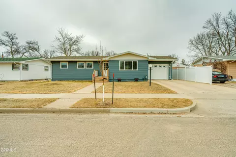 Exterior - 331 Shady Ln, Bismarck, ND 58501 photo 3 of 9