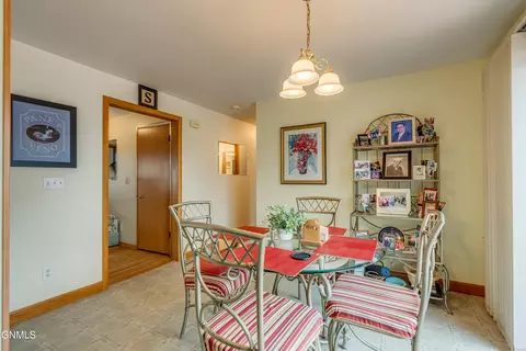 Dining - 331 Shady Ln, Bismarck, ND 58501 photo 4 of 4
