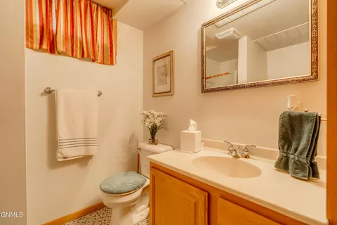 Bath - 331 Shady Ln, Bismarck, ND 58501 photo 5 of 8