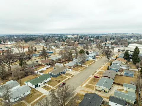 View/Area - 331 Shady Ln, Bismarck, ND 58501 photo 3 of 10