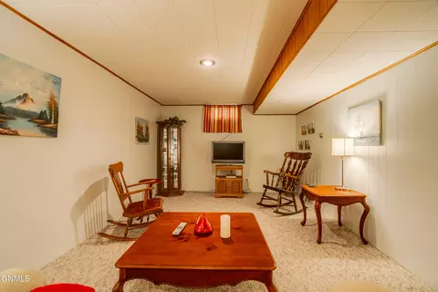 Living - 331 Shady Ln, Bismarck, ND 58501 photo 8 of 9