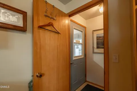 Entry Way - 331 Shady Ln, Bismarck, ND 58501 photo 4 of 6