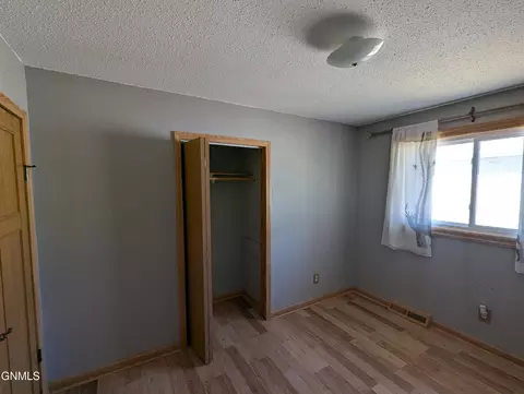 Bedroom - 709 Johns Dr, Mandan, ND 58554 photo 4 of 9
