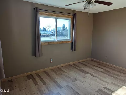 Bedroom - 709 Johns Dr, Mandan, ND 58554 photo 8 of 9