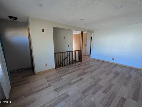 Living - 709 Johns Dr, Mandan, ND 58554 photo 1 of 5