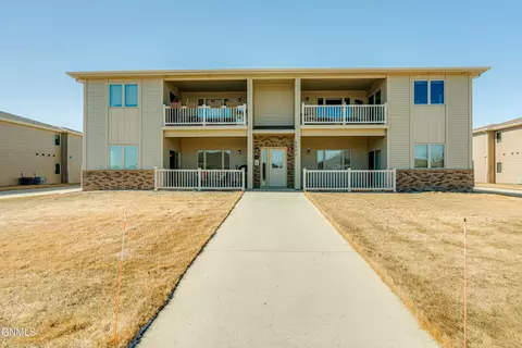 2507 Michael Ln SE, Mandan, ND 58554