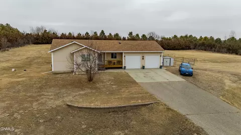 Exterior - 4395 Pinewood Loop, Bismarck, ND 58504 photo 9 of 11